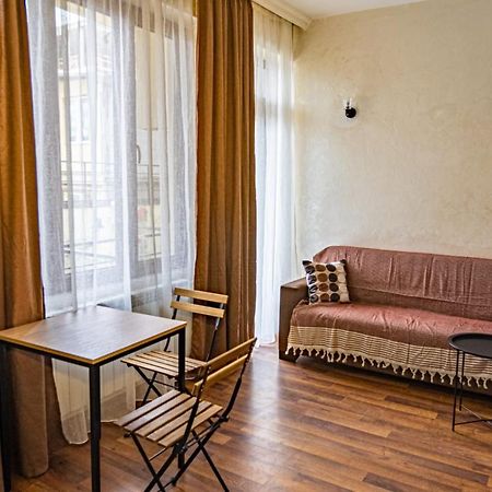 Tavdadebuli Apartment Батуми Екстериор снимка