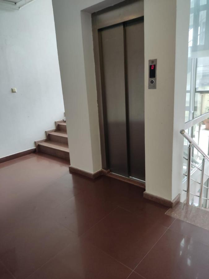 Tavdadebuli Apartment Батуми Екстериор снимка