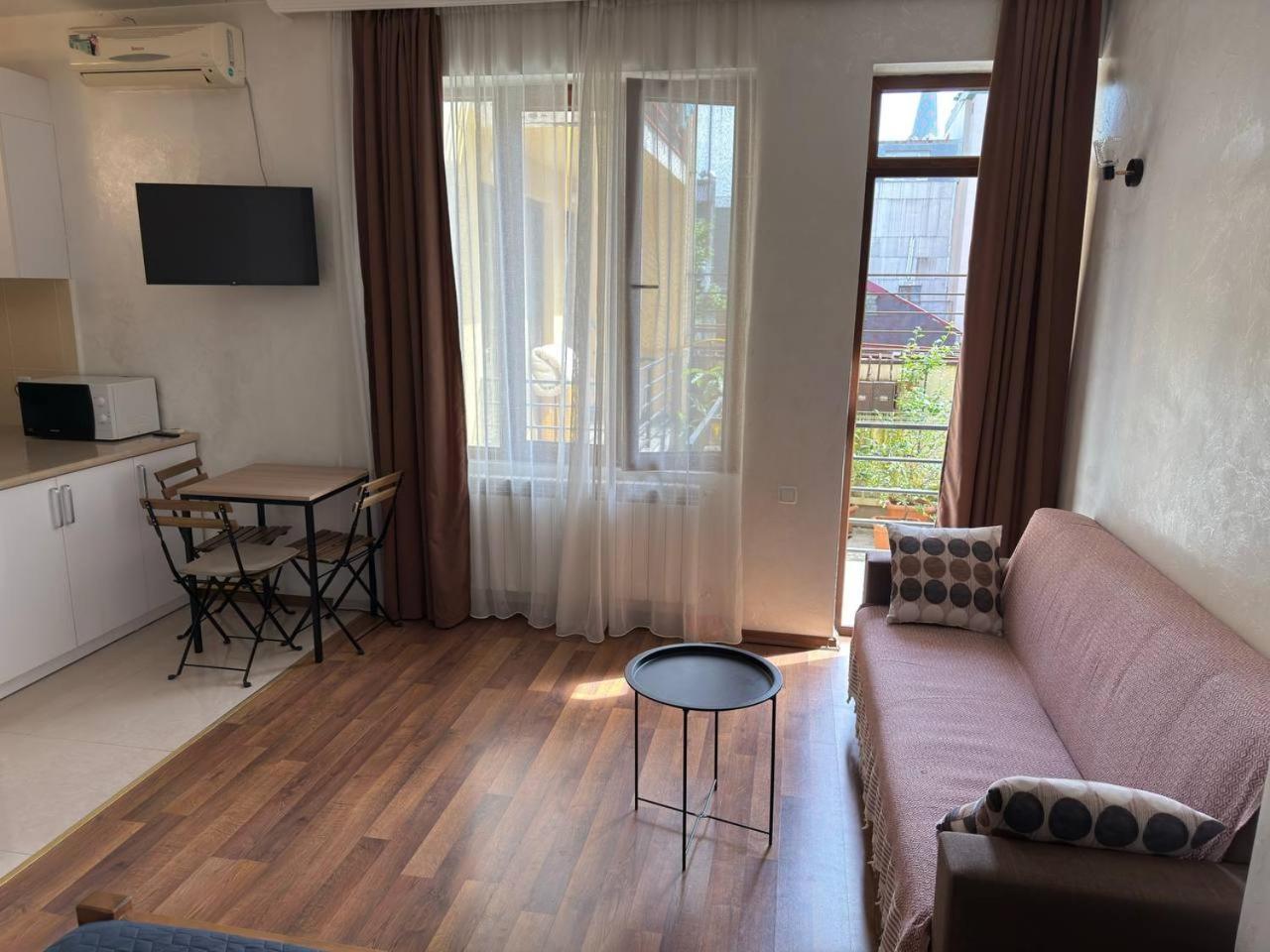Tavdadebuli Apartment Батуми Екстериор снимка